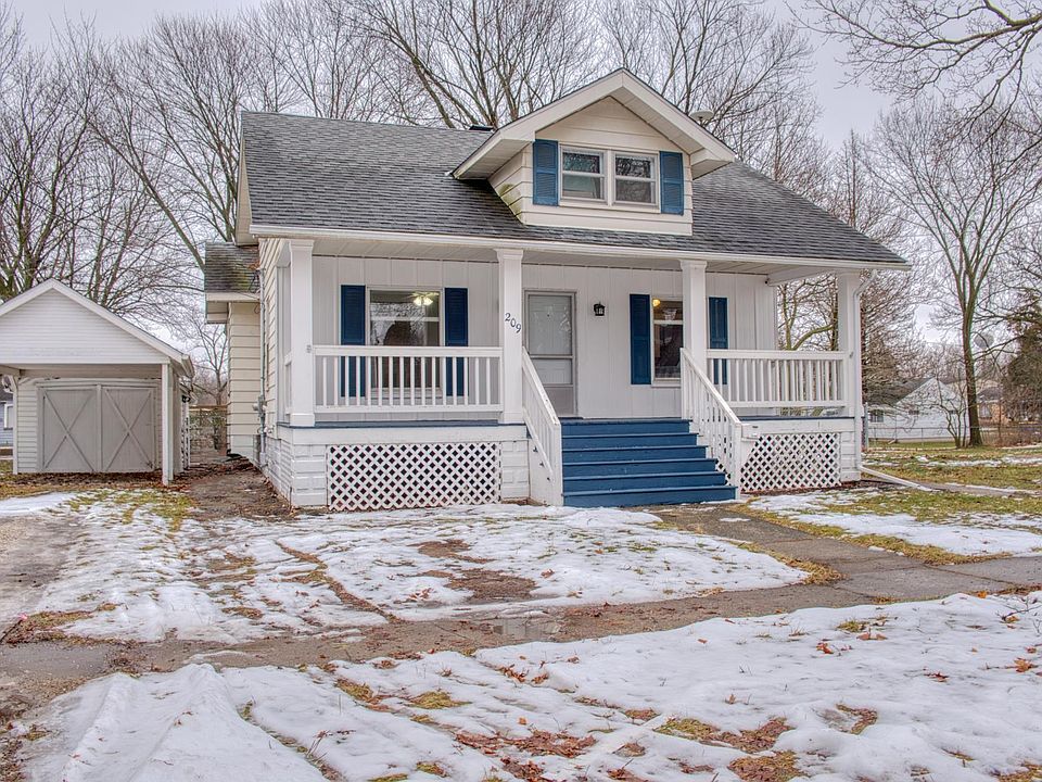 1st image of 209 S McDonnell St
