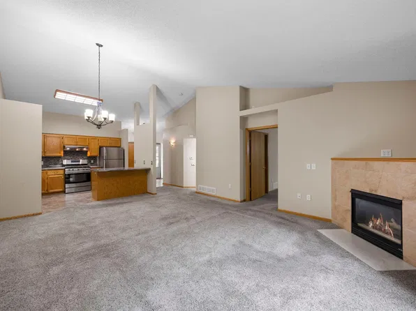 27699 Woodland Dr, Chisago City, MN 55013