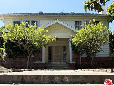 233 S Van Ness Ave, Los Angeles, CA, 90004