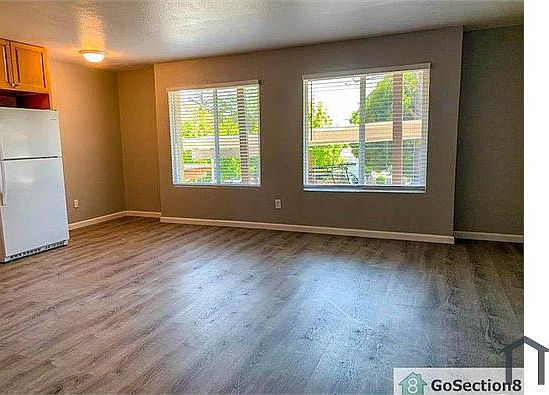 3rd image of 112 Kathy Ellen Dr APT 4