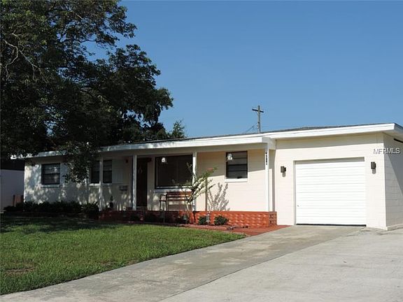3rd image of 8518 Garnet Ave