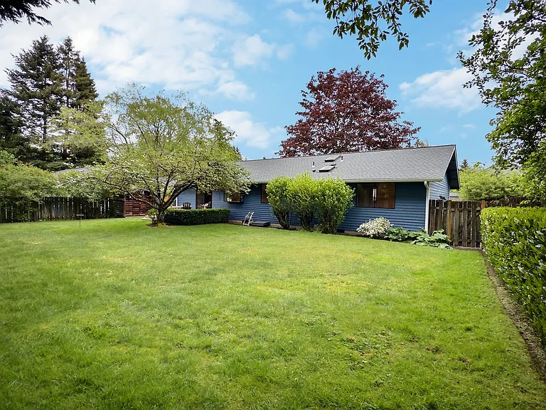 3910 Maple Rd — Photo 26