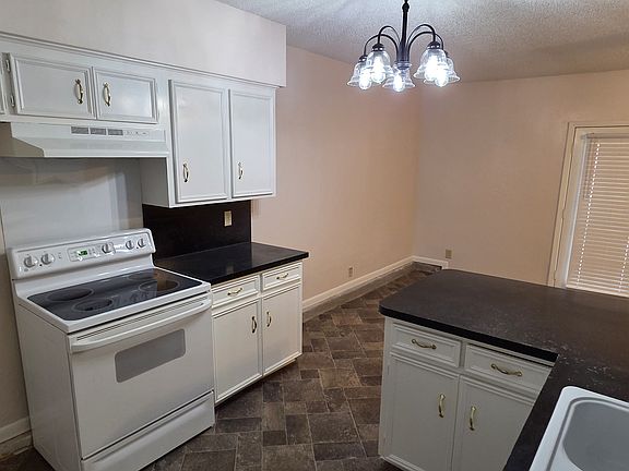 4th image of 2721 Teakwood Dr