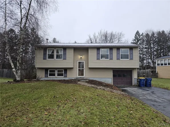 108 Finwood Dr, Baldwinsville, NY 13027