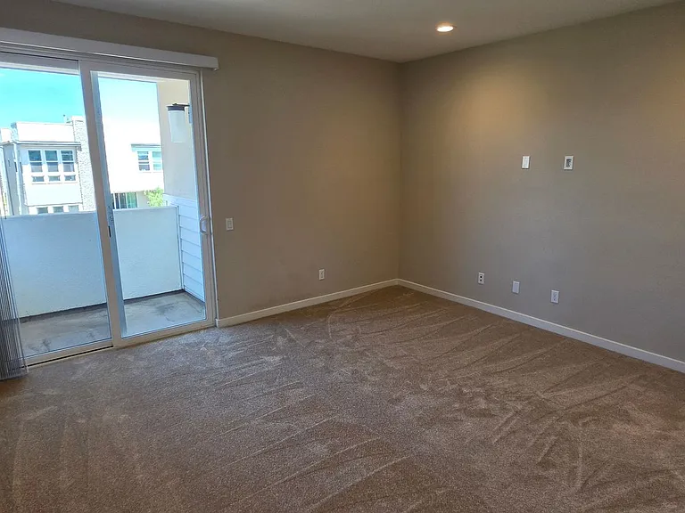 16208 Camden Cir — Photo 35
