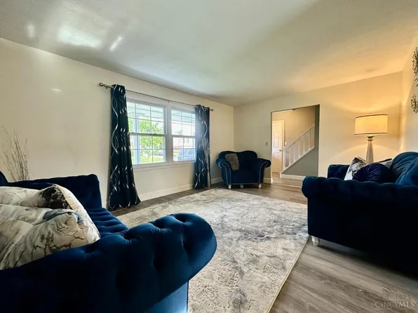 12025 Elkridge Dr, Cincinnati, OH 45240