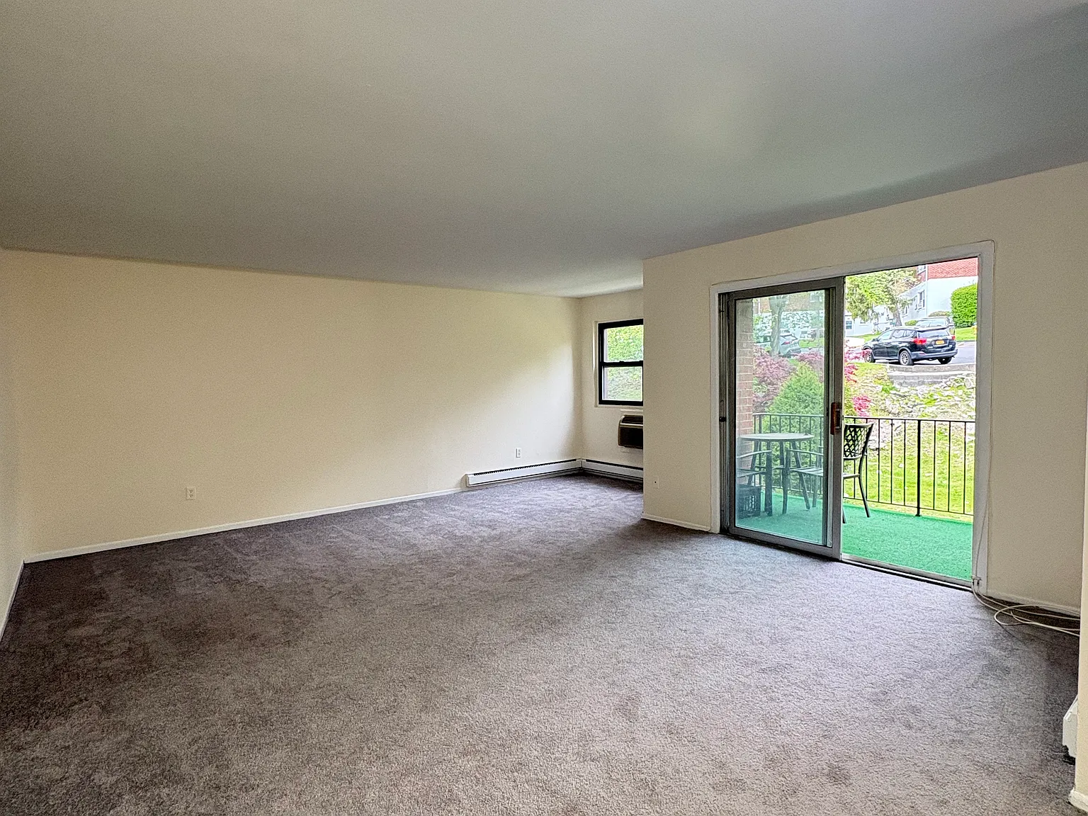 Fieldstone Dr, Hartsdale — Photo 2