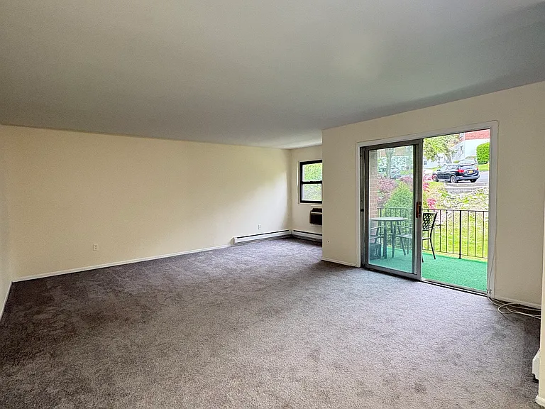 Fieldstone Dr — Photo 3