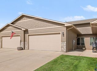 5821 S Bounty Pl, Sioux Falls, SD 57108