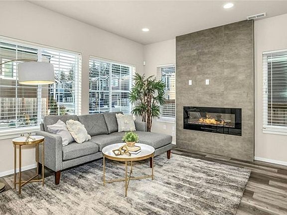 5th image of 124 161st St SW