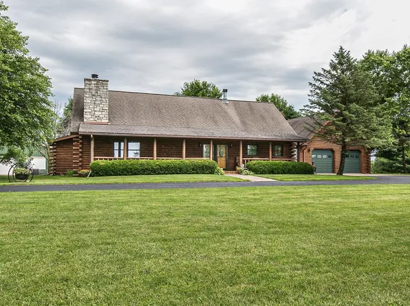 4933 N Scout Camp Rd, Apple River, IL 61001