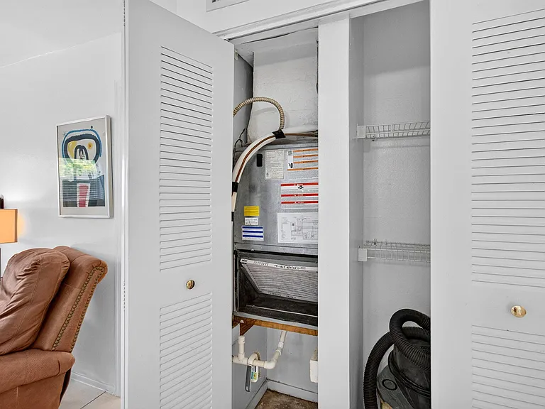 550 SW 2nd Ave #125 — Photo 44