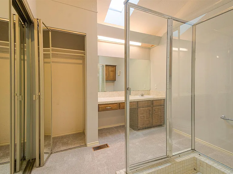 Upper level bathroom