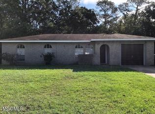 2218 Woodside Dr, Gautier, MS 39553