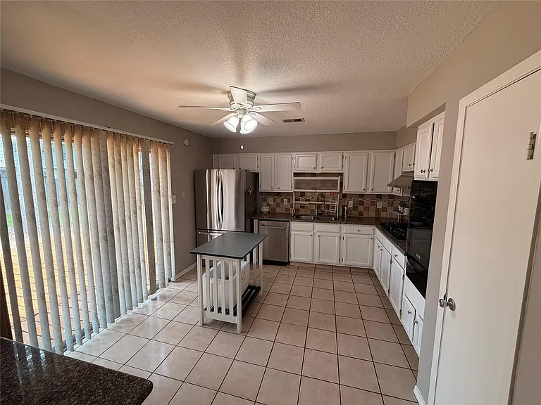 3227 Glade Springs Dr — Photo 14