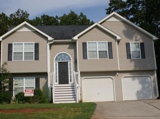 71 Paradise Ct, Douglasville, GA 30134