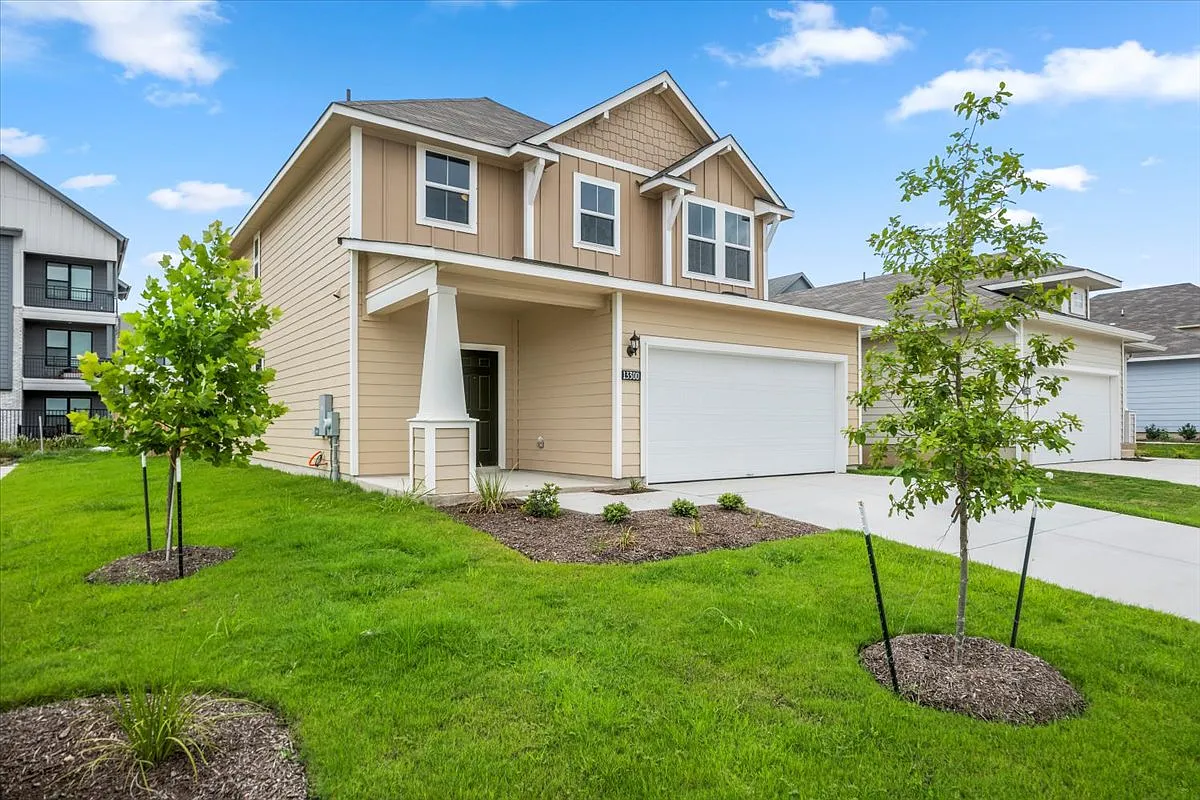 5 bed, 3.5 bath, 2595 sqft, $2,950 — Photo 2