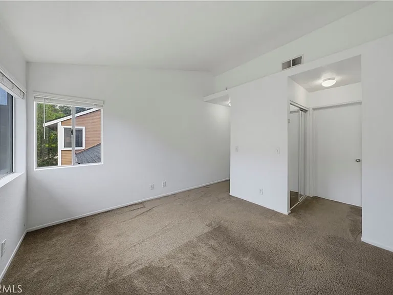 20 Twinberry — Photo 25