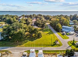 201 Pensacola Avenue, Morehead City, NC 28557