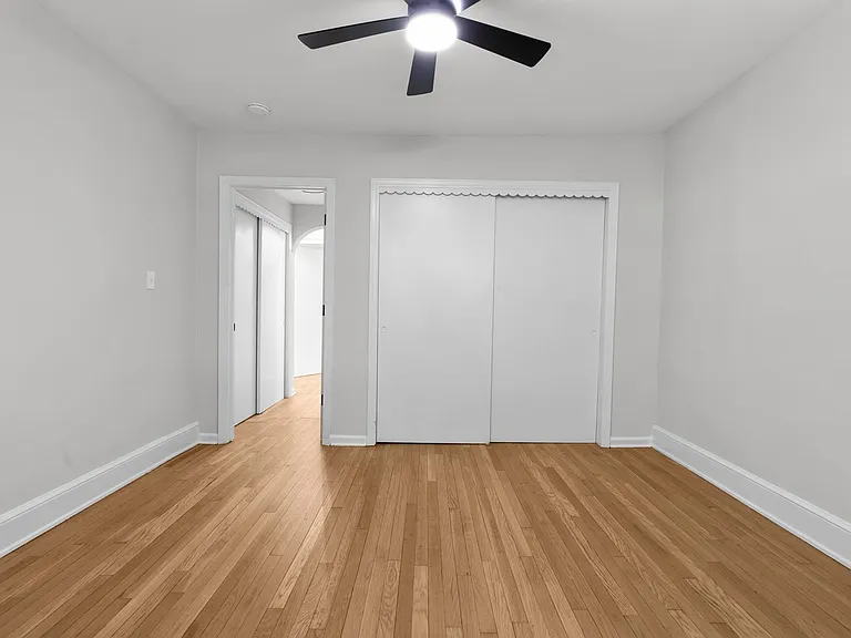 1070 Whitney Ave #1 — Photo 22