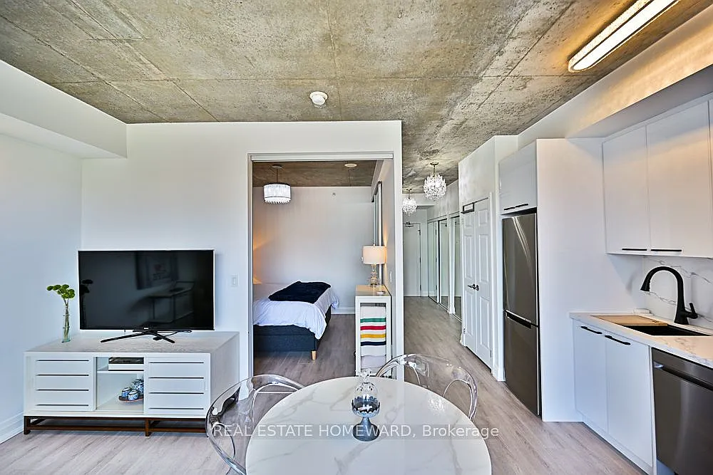 1 bed, $3,000 — Photo 1
