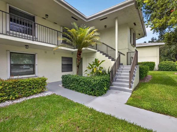 1701 Sabal Ridge Circle #D, Palm Beach Gardens, FL 33418