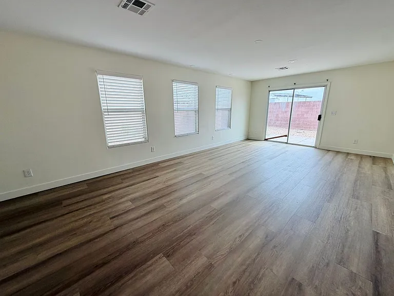 8688 Mesquite Hills St — Photo 20