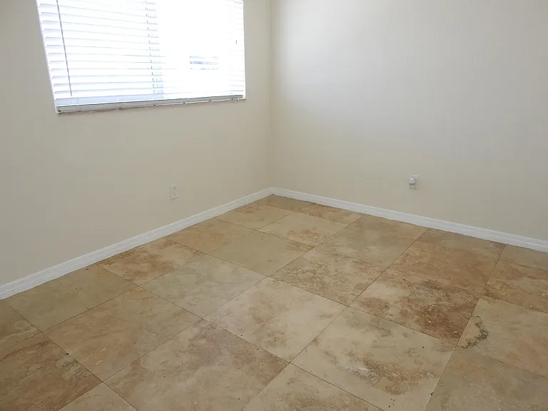 1872 NE 46th St #D11 — Photo 7