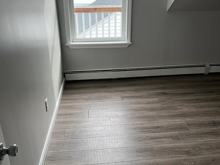 1 Laud St #2 — Photo 9