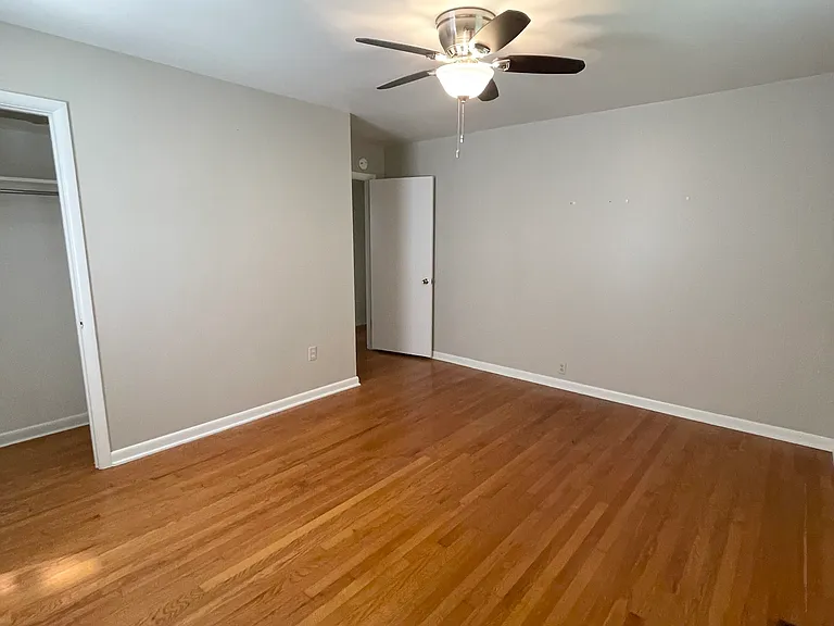 356 E Dickson St — Photo 2