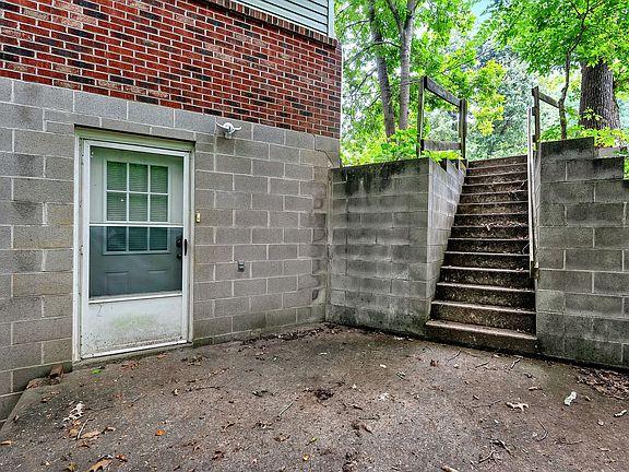 2nd image of 222 Stratton Blvd #B