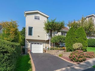 19 Conifer Ct, Northport, NY 11768