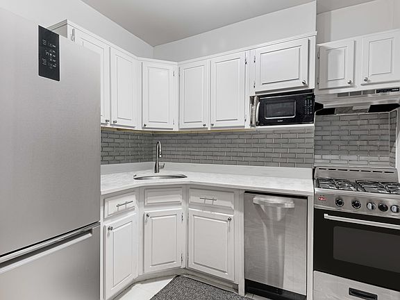 4th image of 73 W 85th St APT B