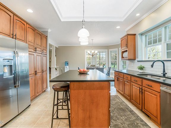 3rd image of 21400 Saint Mary Way