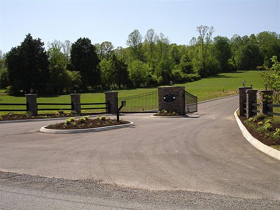 2nd image of Dogwood Cove Dr
