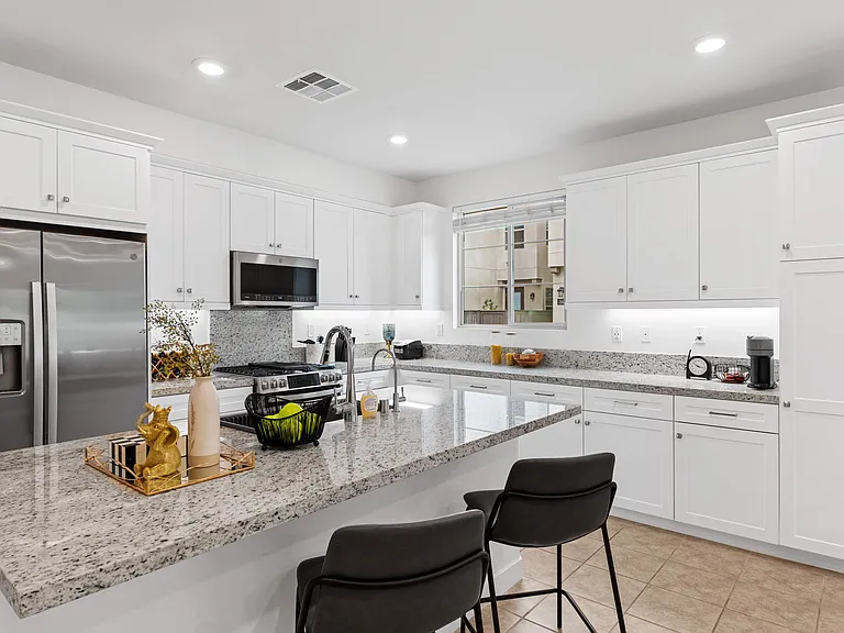 35 Bedford Ct — Photo 10