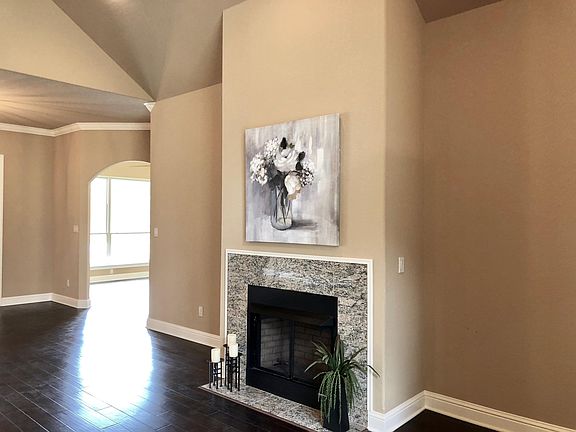 4th image of 142 Apple Blossom Ct