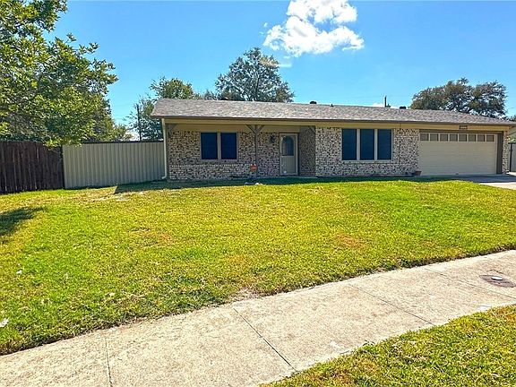 3rd image of 1109 Rhonda Lee St