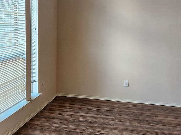 3rd image of 1212 Ruthella Dr