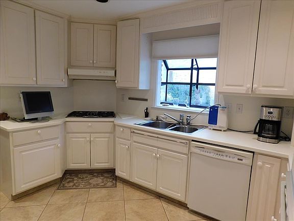  Another kitchen view
