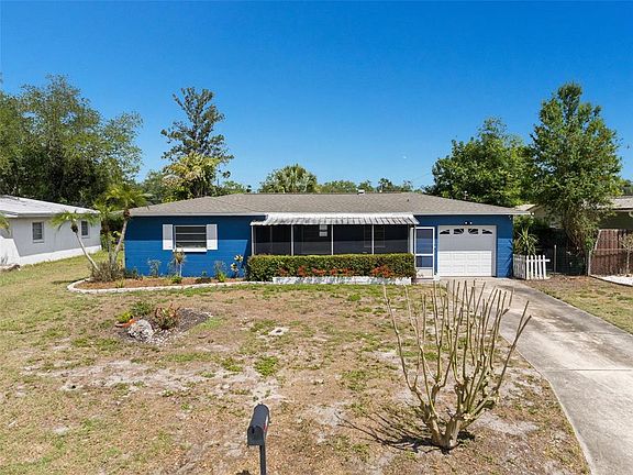 3rd image of 2027 Valencia Way