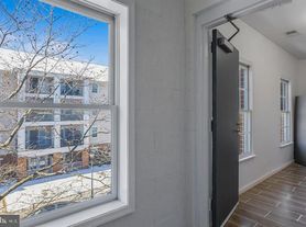 232 Main St, Gaithersburg, MD