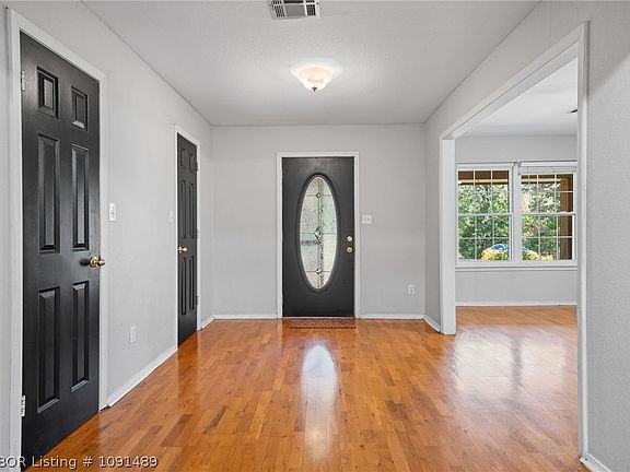 3rd image of 22395 Canyon Rd