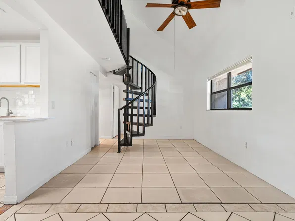 2122 Bradford St APT 502, Clearwater, FL 33760