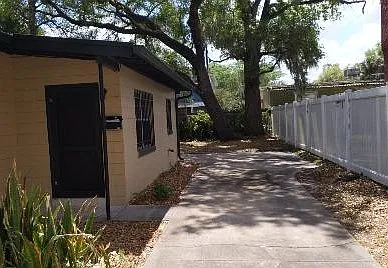 3100 E Jefferson St — Photo 12