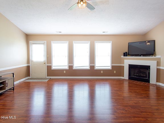 5th image of 1010 Locust Court