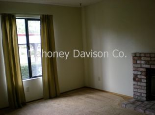232 Park Place Dr, Petaluma, CA