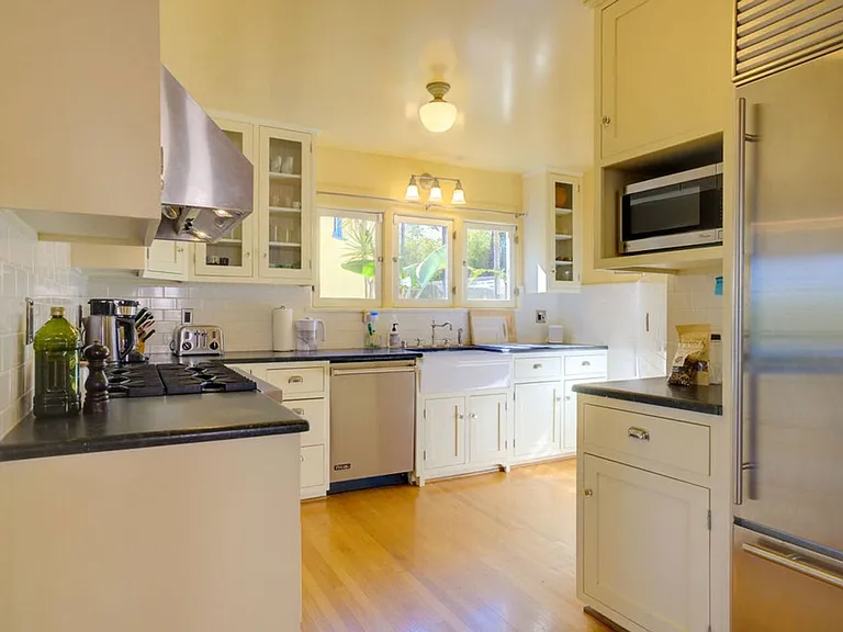 4778 Cromwell Ave — Photo 16