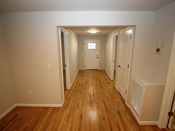 5th image of 602 E Main St