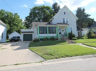 165 Reynolds Ave, Burlington, WI 53105
